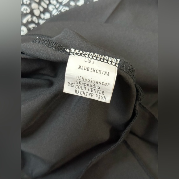 NWOT Black and White Chiffon Top - Picture 9 of 9